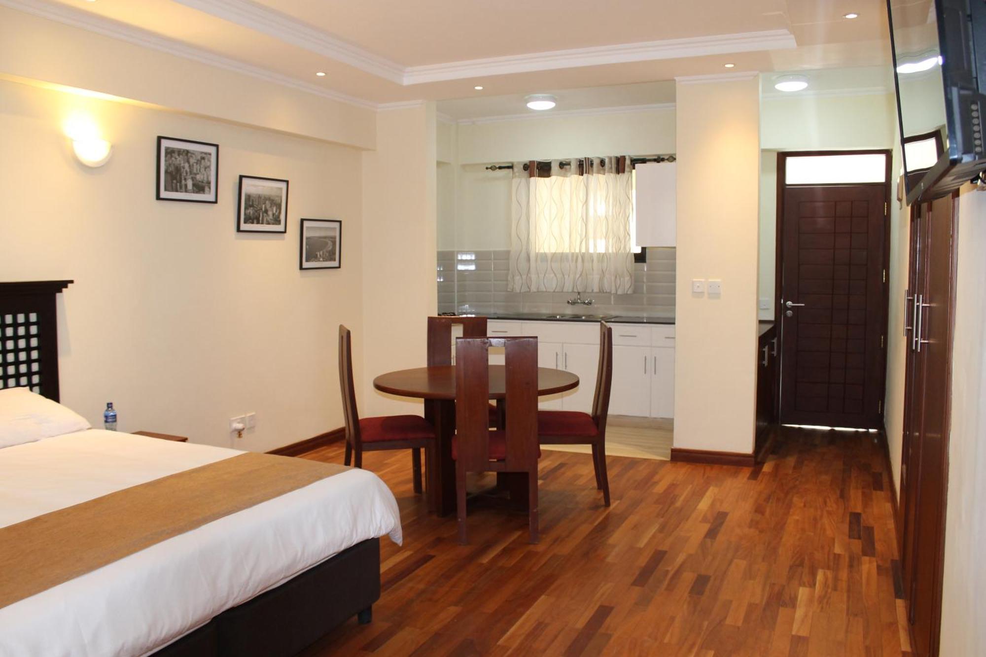 Cranes Suites Kitale Bagian luar foto